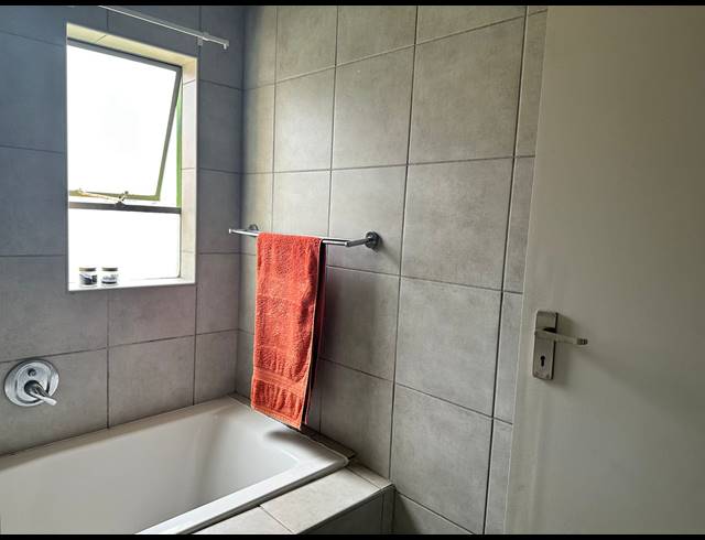 2 BEDROOM APARTMENT FOR SALE IN HEUWELOORD